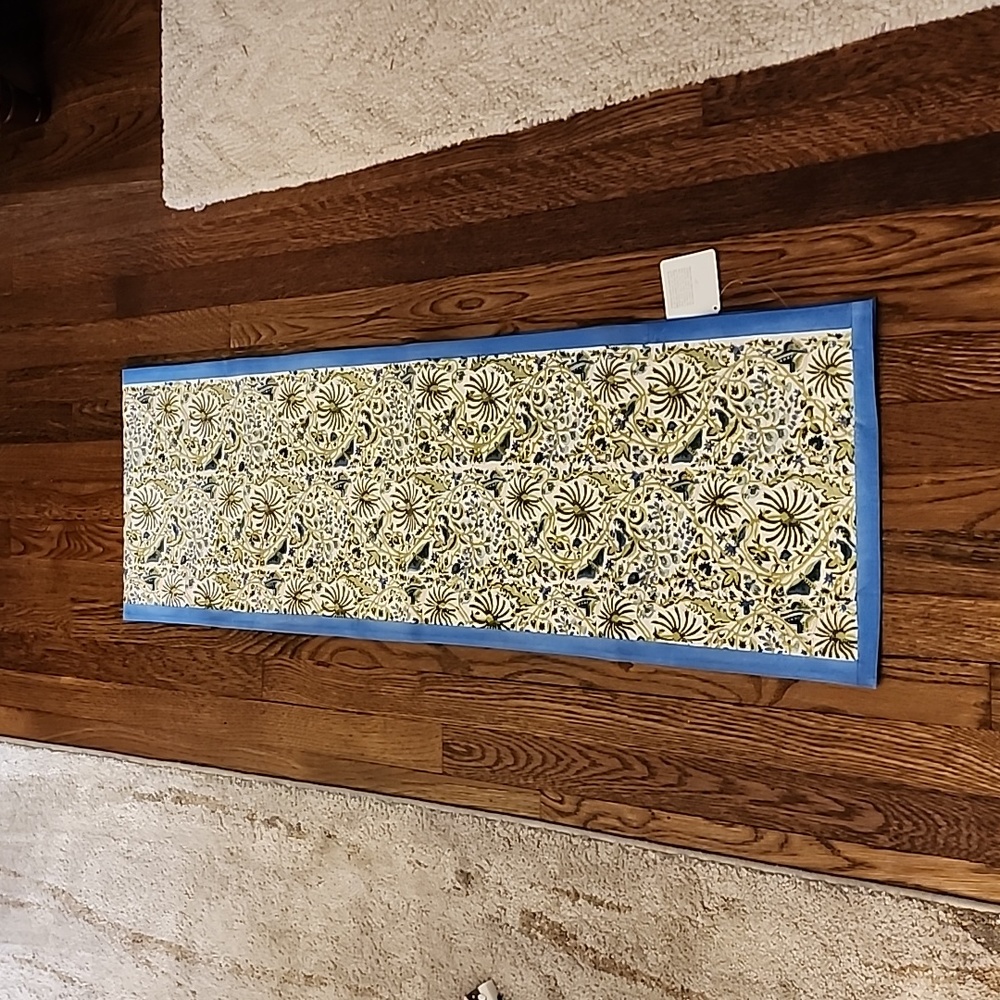 NWT Roberta Roller Rabbit Table Runner - Picture 2 of 5